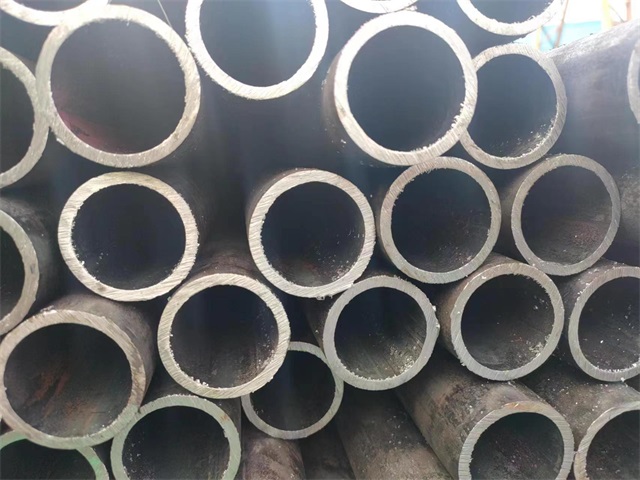 怀化10#结构用无缝钢管